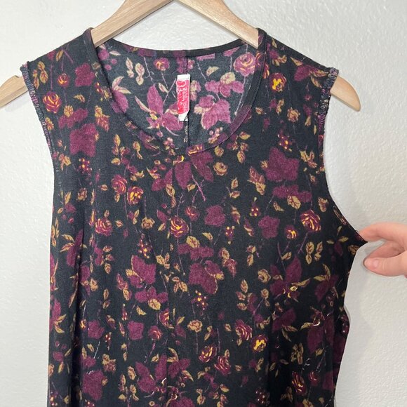 Jeanette By Betsey Johnson 70s Dark Floral Sleeveless Knit Maternity Dress - Picture 3 of 9
